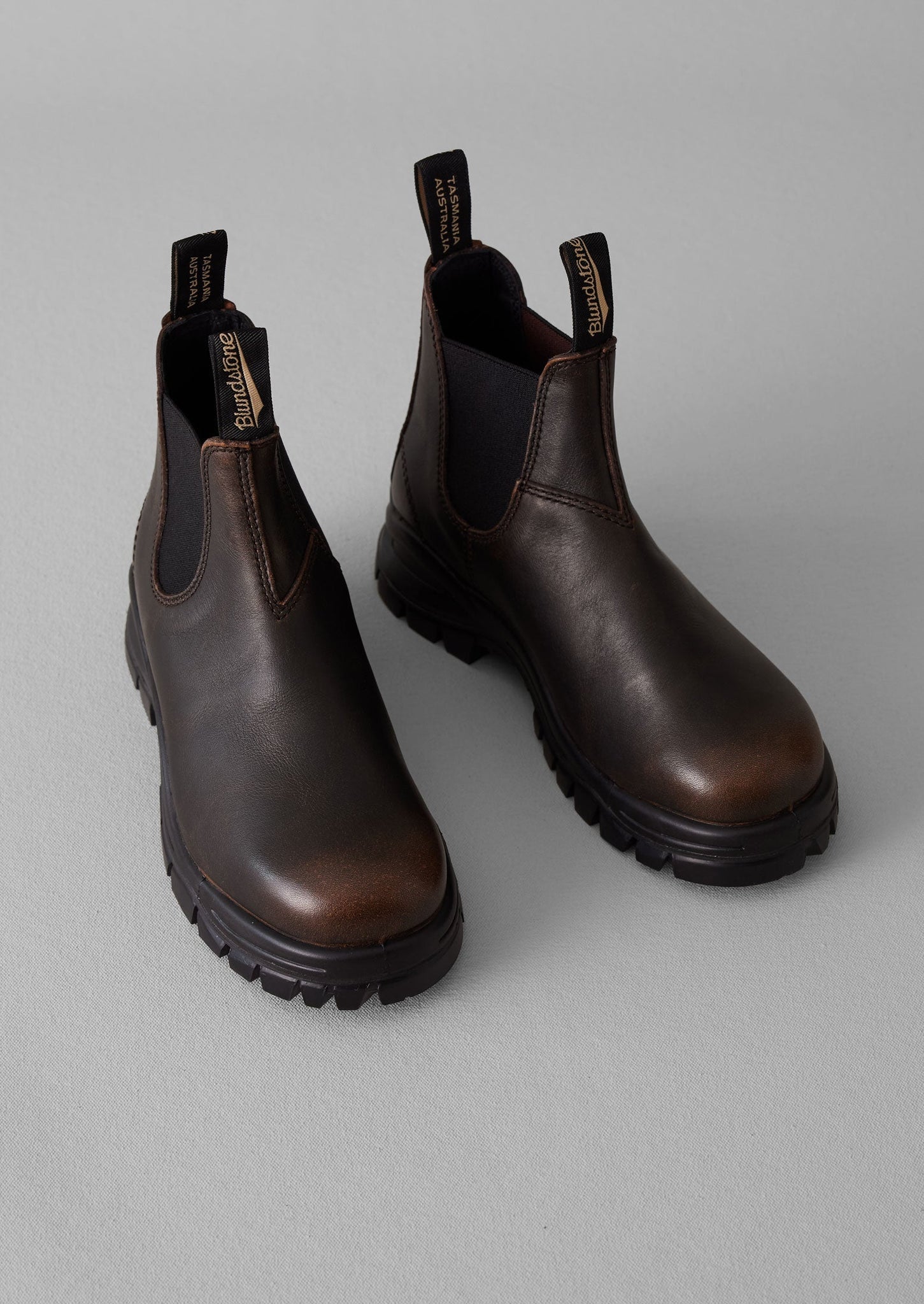 Blundstone Leather Lug Boots | Chocolate | TOAST