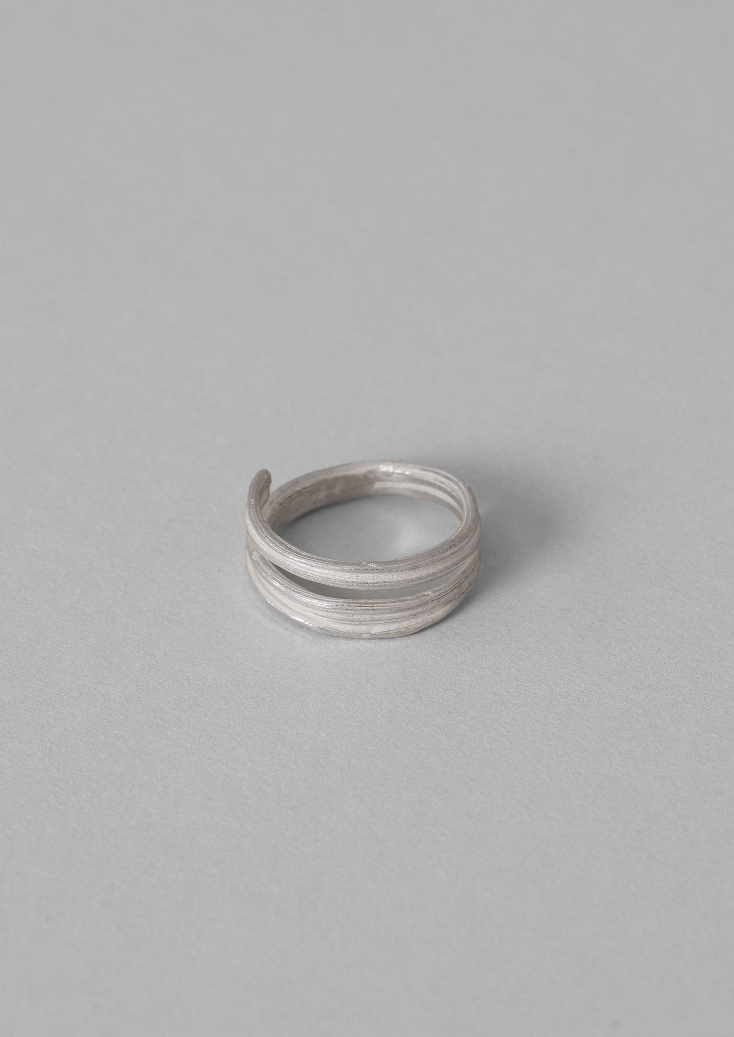 Emily Nixon Mitsuro Ribbon Ring | Silver