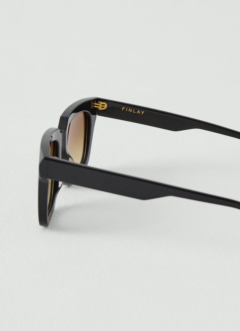 Finlay and Co Tavistock Sunglasses | Black