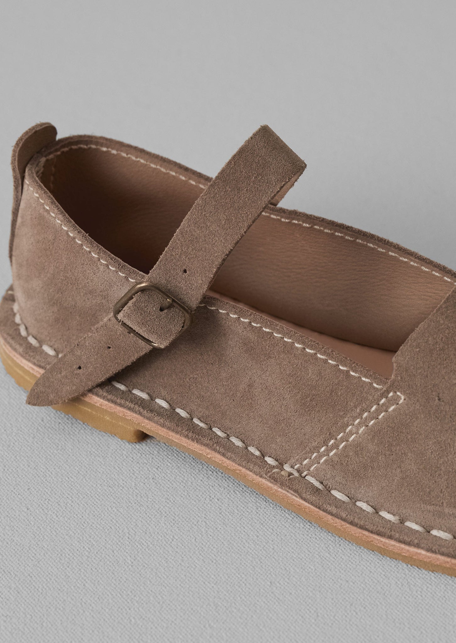 Steve Mono Artisan Suede Buckle Shoes | Taupe