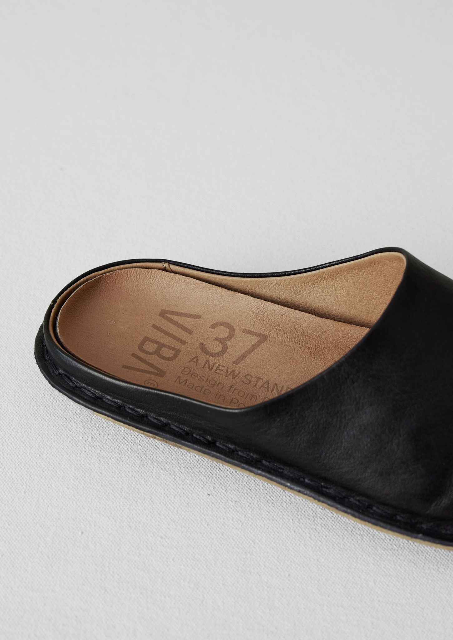 Vibae Roma Mules | Black