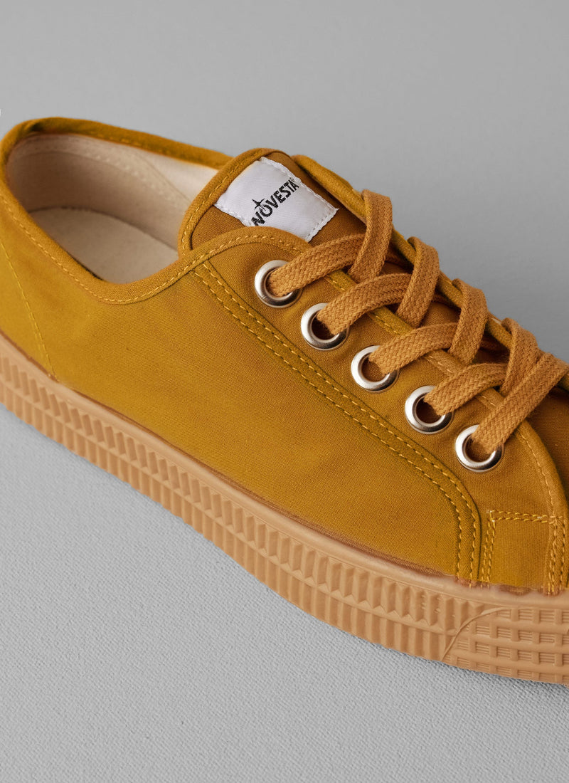 Novesta Star Master Waxed Cotton Plimsolls | Cumin