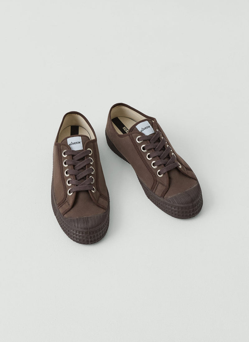 Novesta Star Master Waxed Cotton Plimsolls | Chocolate Brown