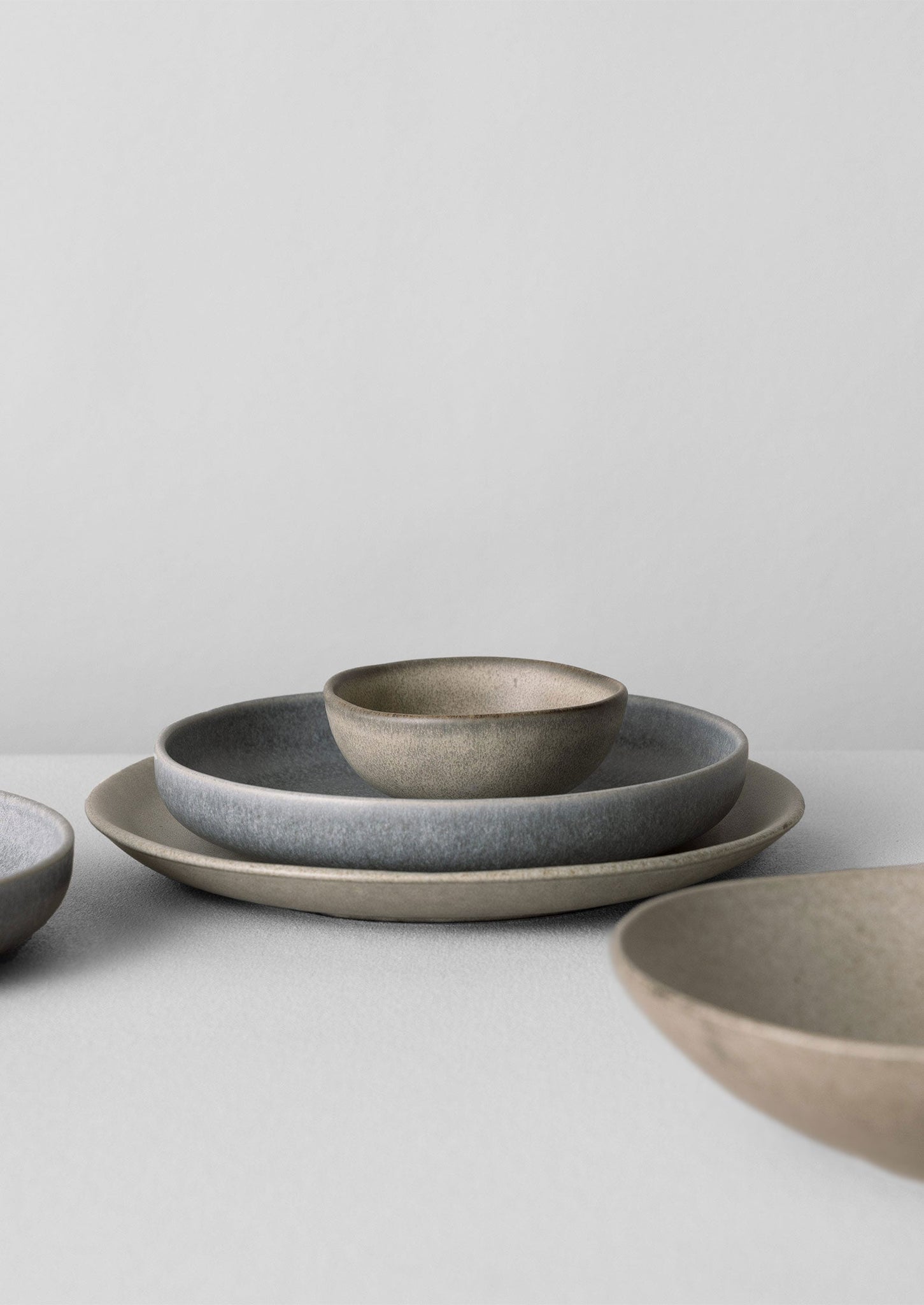 Cove Stoneware Dinner Plate | Speckled Grey