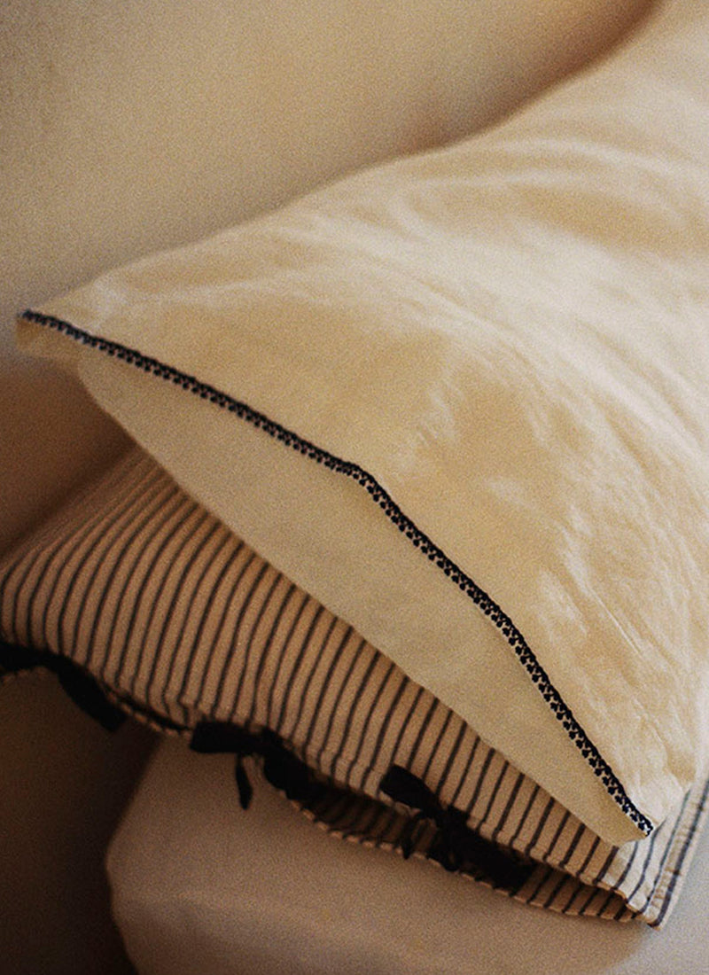 Bud Embroidered Housewife Pillowcase Set | Ivory/Delft Blue