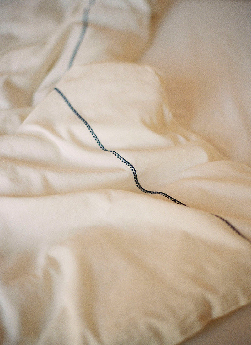 Bud Embroidered Duvet Cover | Ivory/Delft Blue