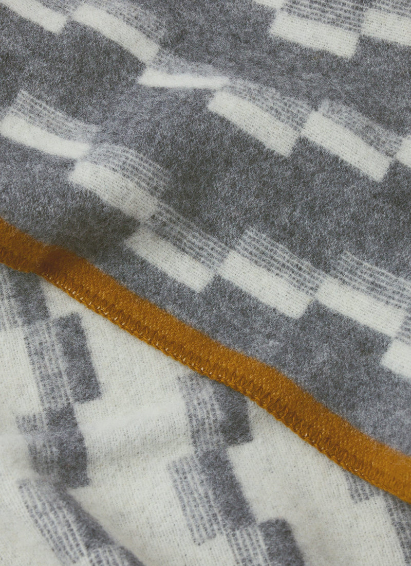 Jacquard Stepped Stripe Wool Blanket | Ecru/Charcoal