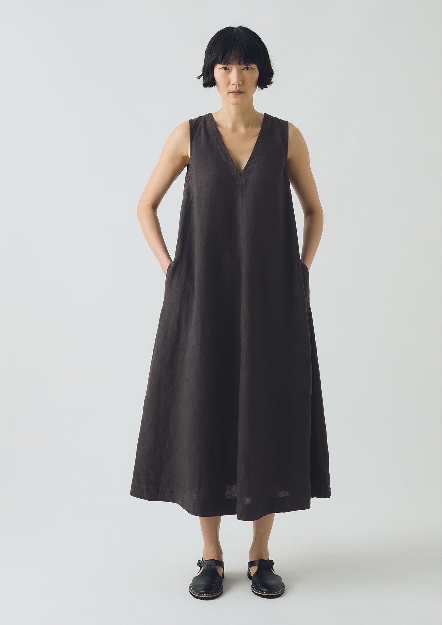 Garment Dyed Linen Sleeveless Dress | Black Pepper