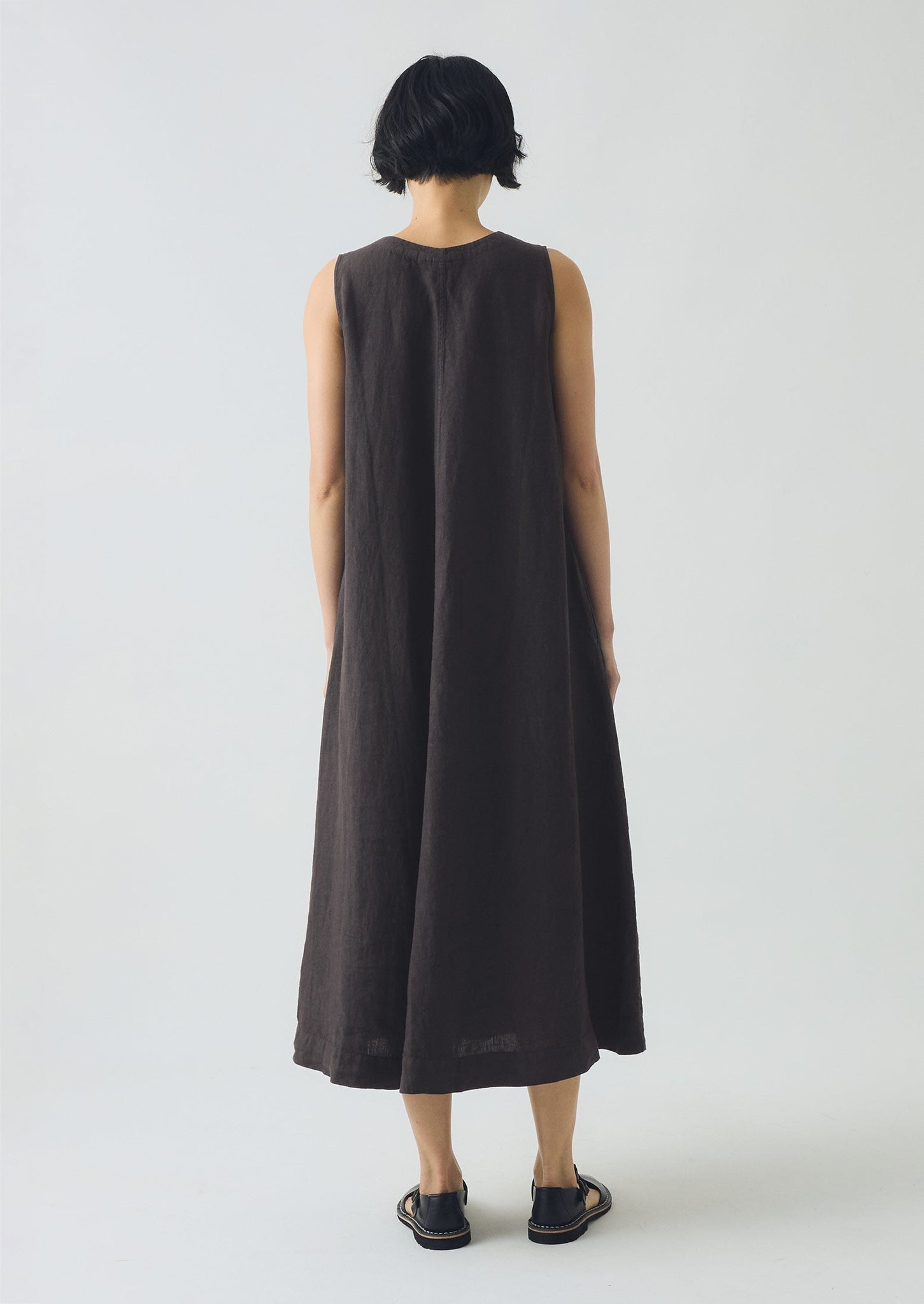 Garment Dyed Linen Sleeveless Dress | Black Pepper