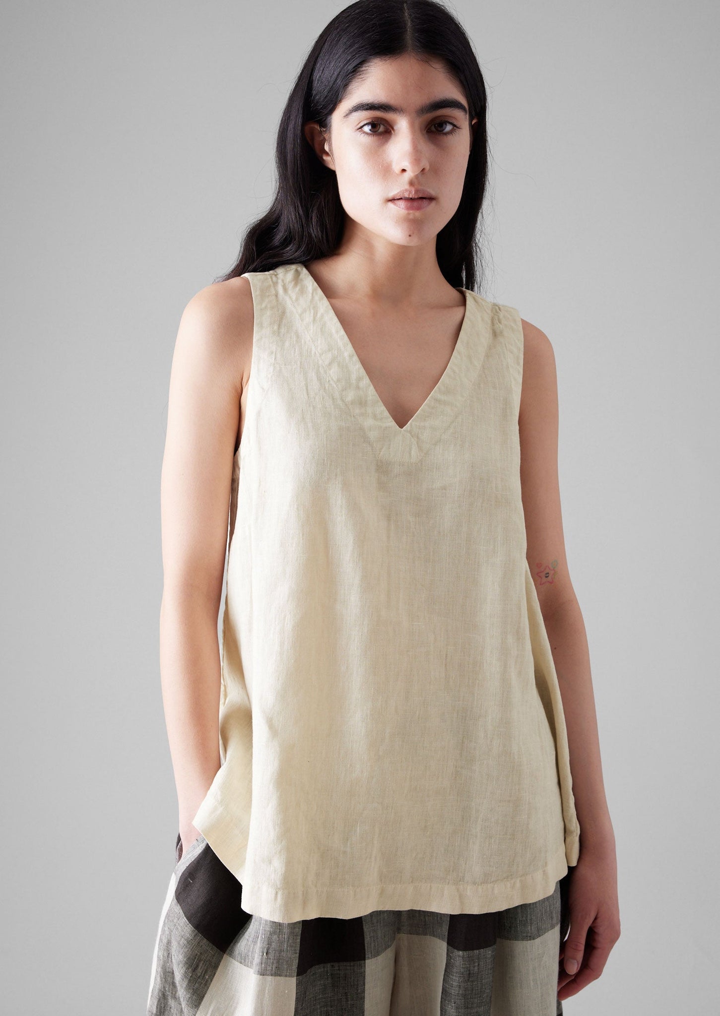 Garment Dyed Linen V-Neck Tank | Oat