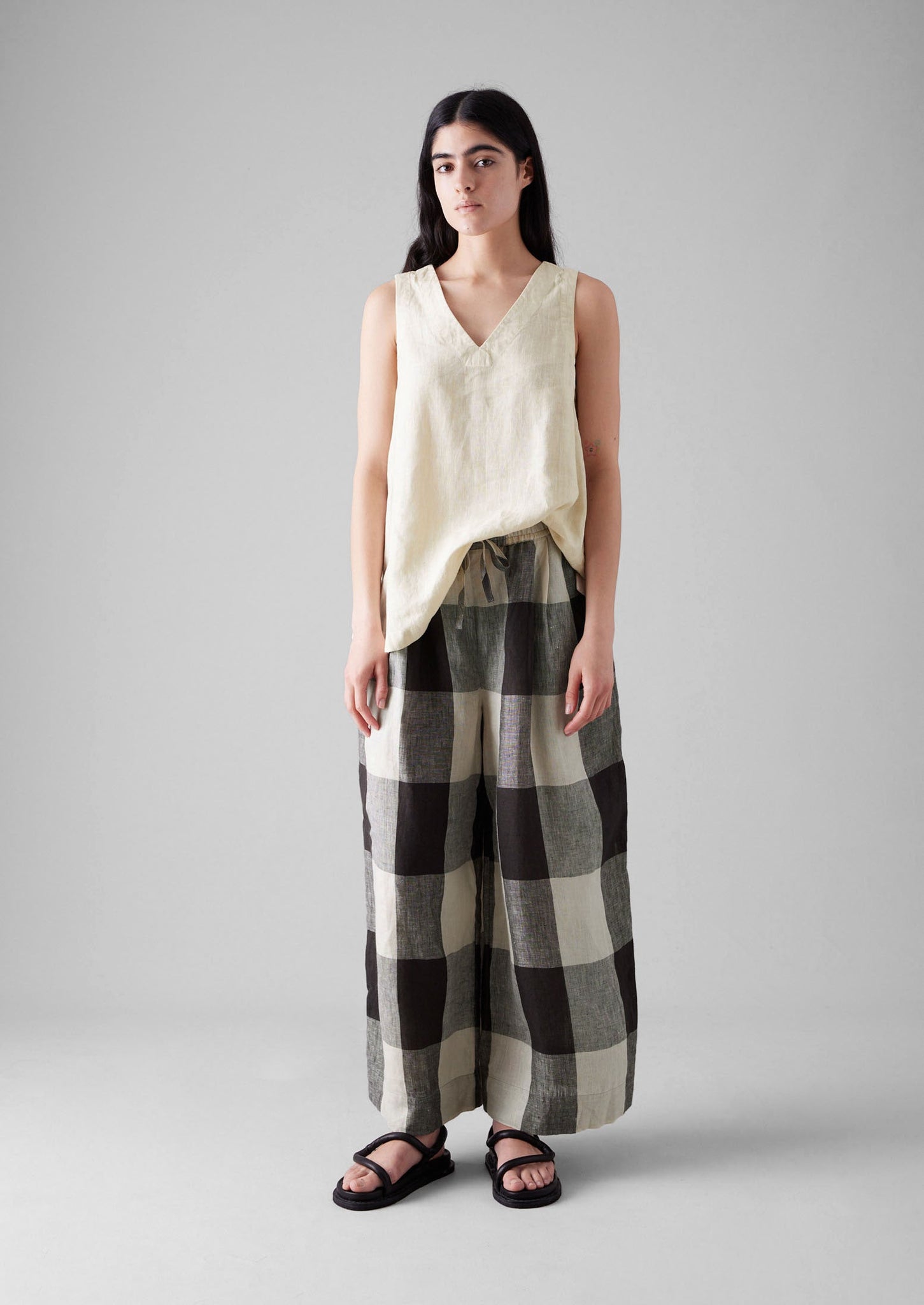 Garment Dyed Linen V-Neck Tank | Oat