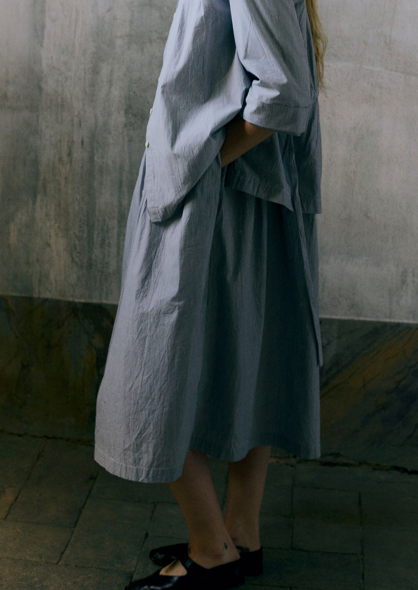 Fine Stripe Cotton Tie Shirt | Ecru/Slate