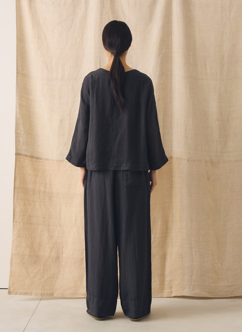 Garment Dyed Linen Top | Black Pepper