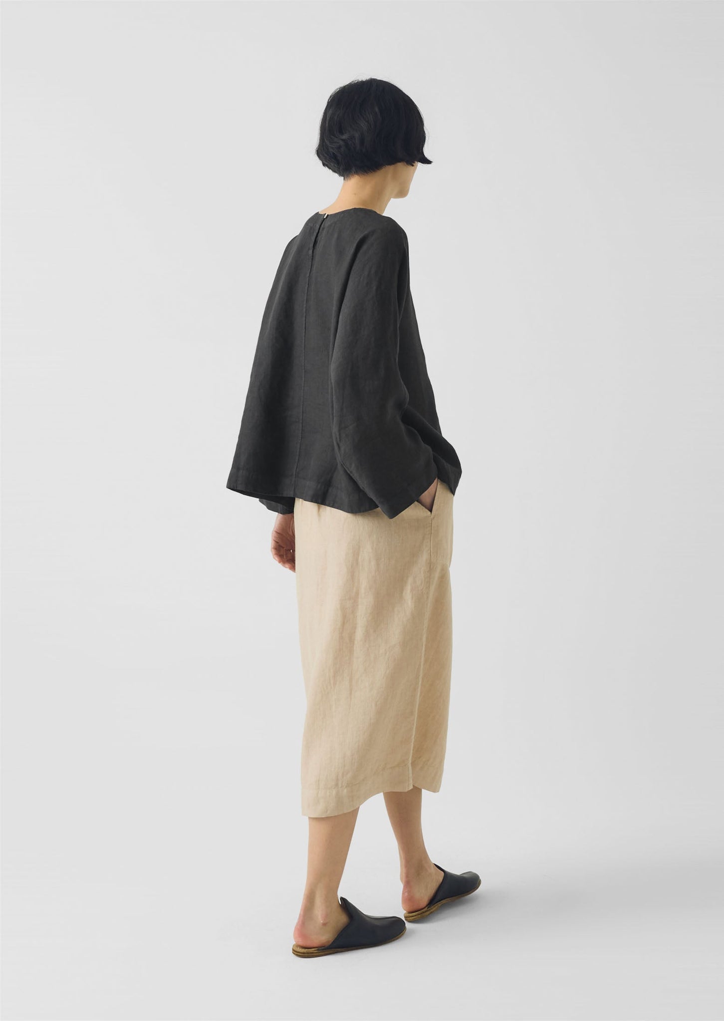 Garment Dyed Linen Top | Black Pepper