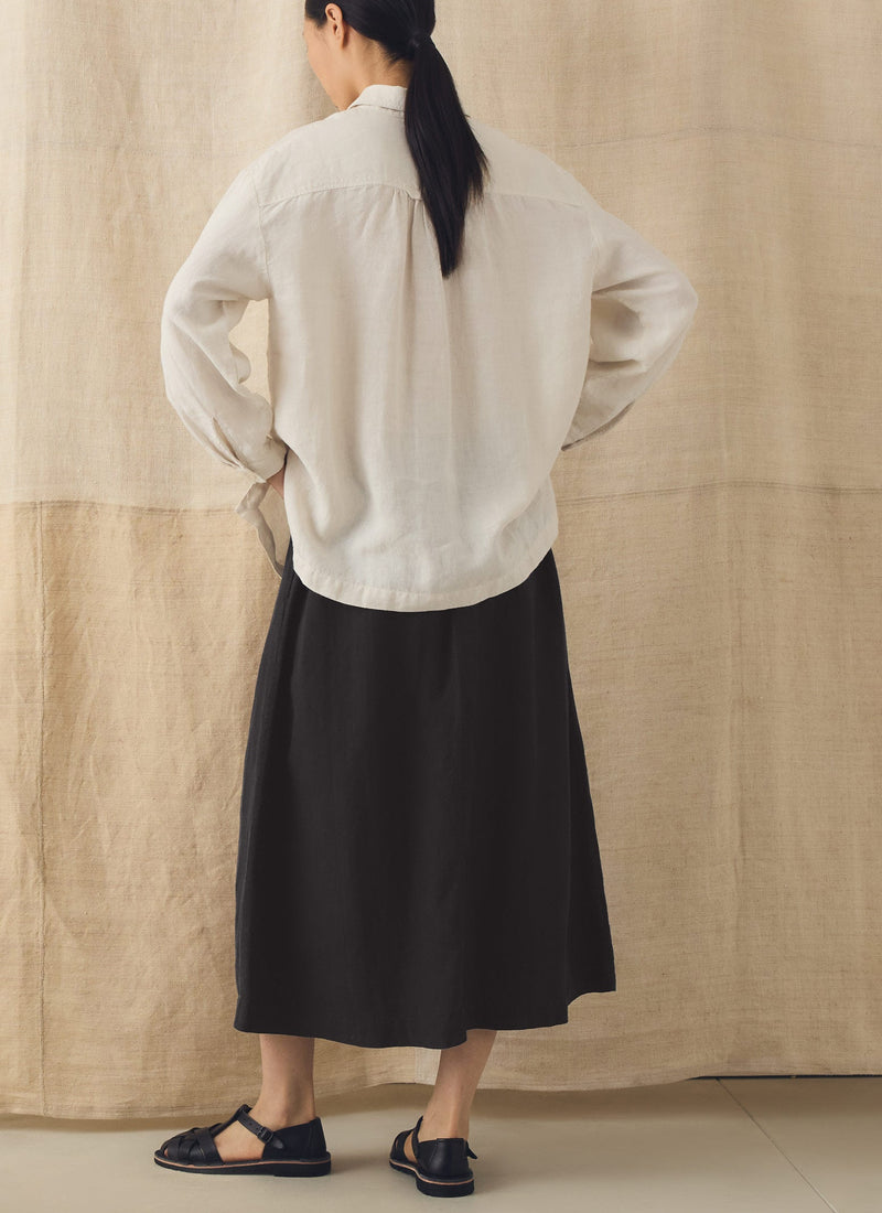 Garment Dyed Linen Skirt | Black Pepper
