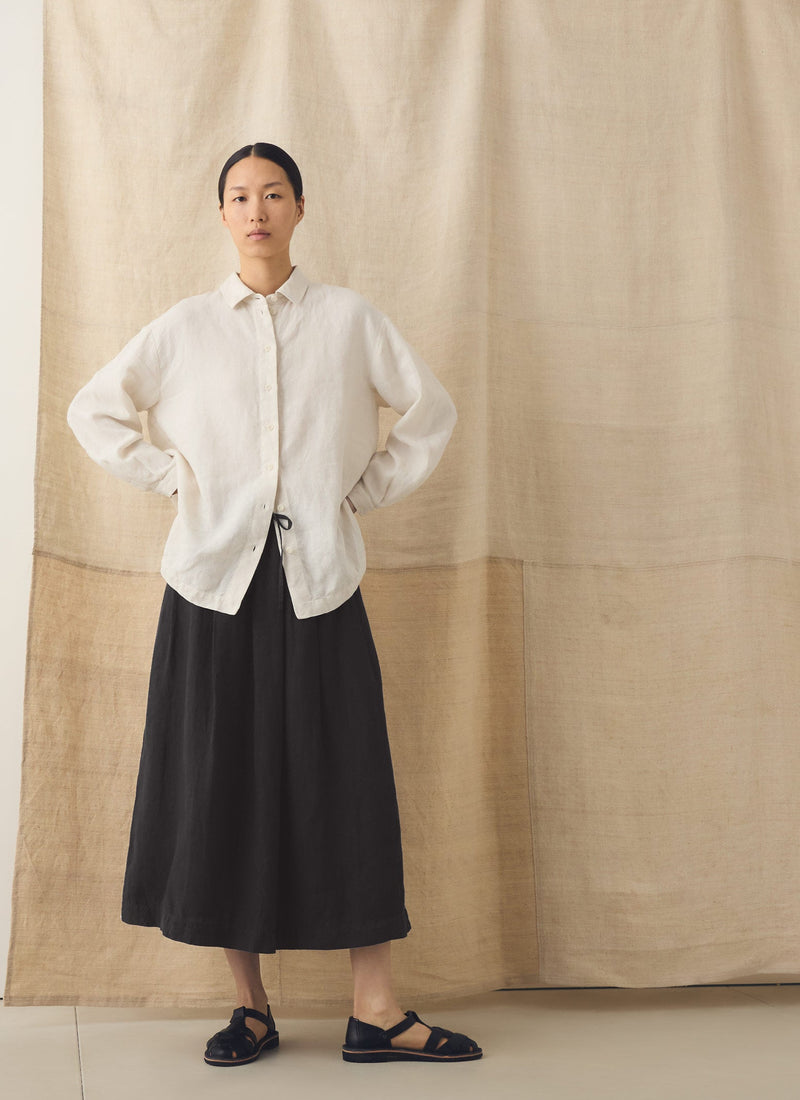 Garment Dyed Linen Skirt | Black Pepper