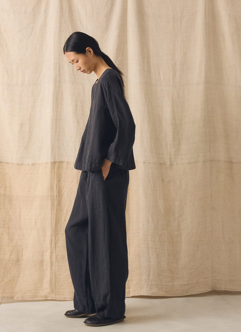 Garment Dyed Linen Wide Leg Trousers | Black Pepper