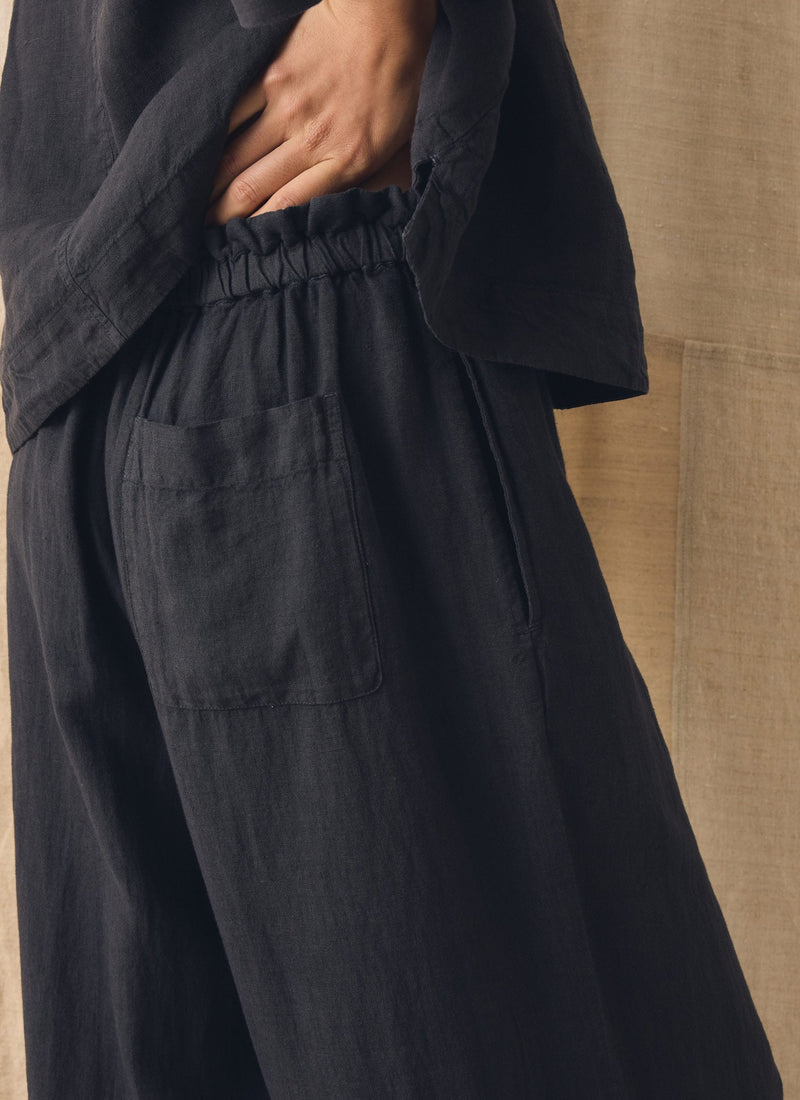 Garment Dyed Linen Wide Leg Trousers | Black Pepper