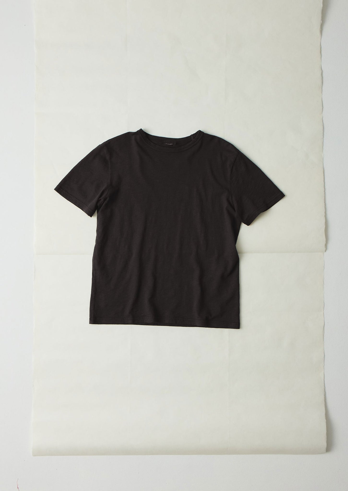 Theo Organic Cotton Short Sleeve Tee | Carbon Black