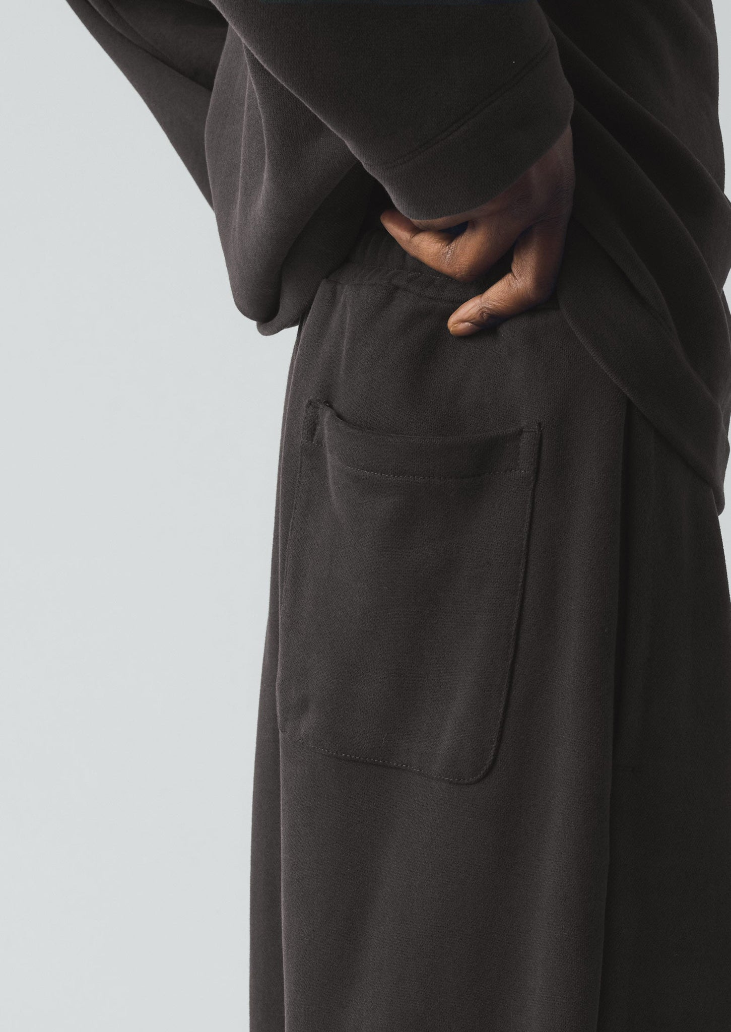 Loopback Jersey Pleated Trousers | Black Pepper