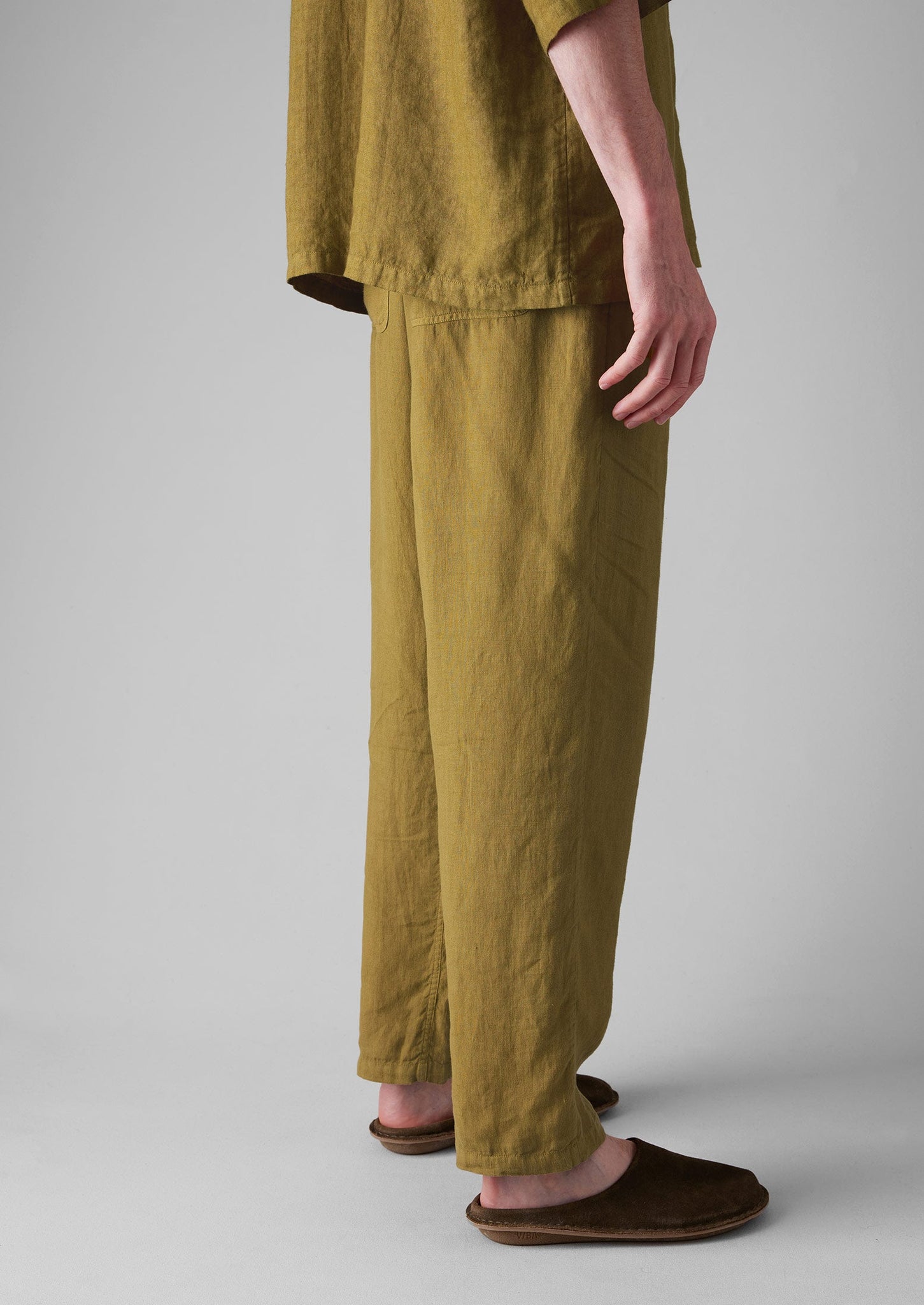 Alfie Garment Dyed Linen Trousers | Durian Green