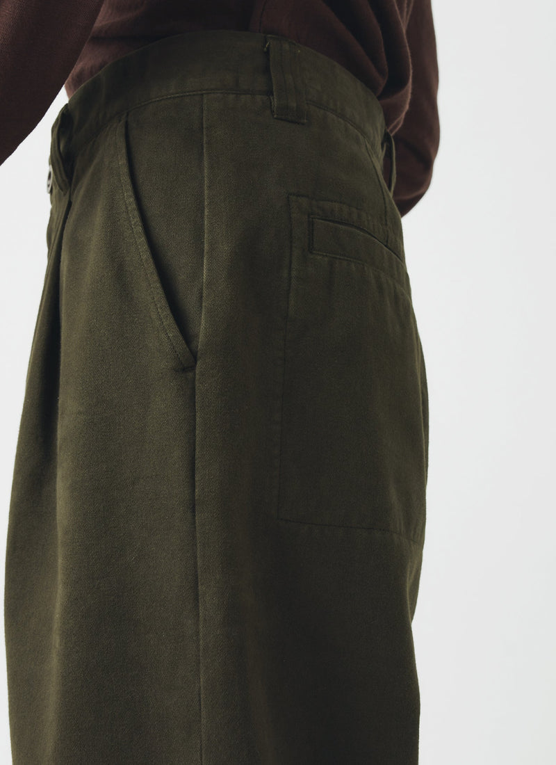 Otto Cotton Herringbone Pleated Trousers | Tent Green