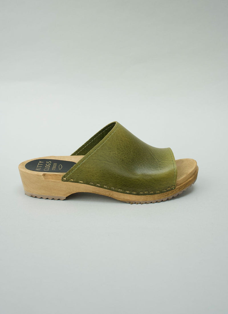 Reworn Kitty Clogs Size 37 (756) | Aloe