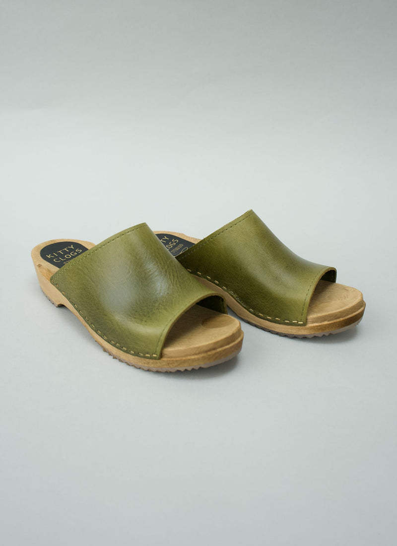 Reworn Kitty Clogs Size 37 (756) | Aloe