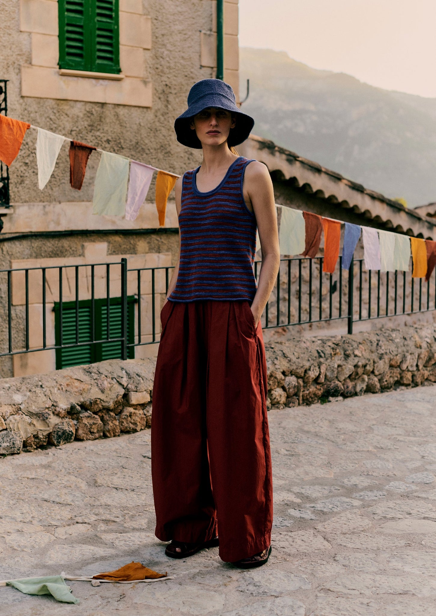 Stripe Linen Cotton Knitted Vest | Bluebird/Brick