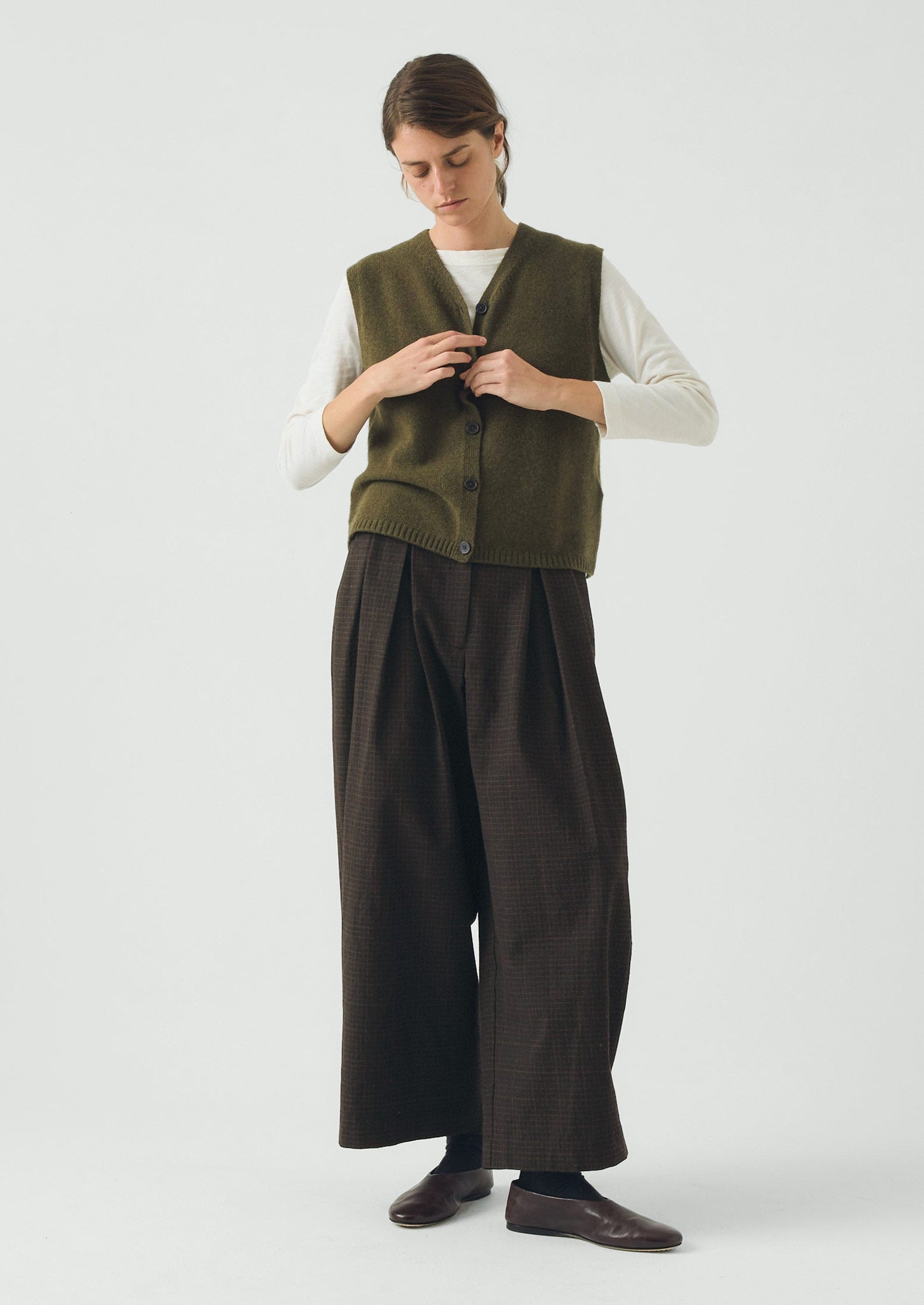 Wool Cashmere V Neck Tank | Olive Melange